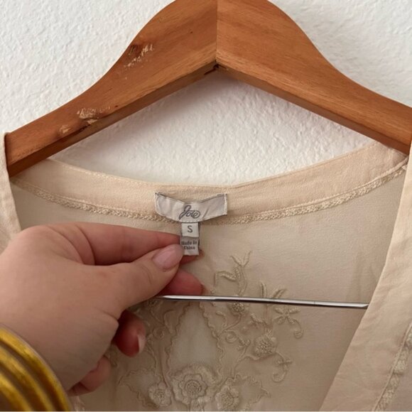 Joie 100% Silk Cream Embroidered Top Sz S - Picture 2 of 5